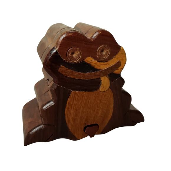 Hand Carved Wooden Frog Mohogany Figure Puzzle Box Secret Trinket Box Inside! - Picture 2 of 11